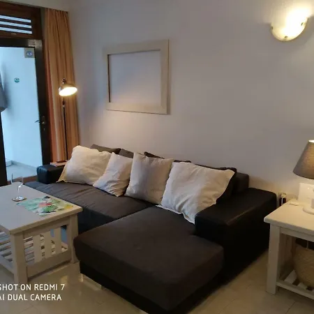 Daire Apartamento Caleton Blanco Puerto del Carmen (Lanzarote)